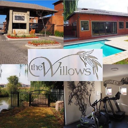 Or Tambo Self Catering Apartments, The Willows Boksburg Extérieur photo