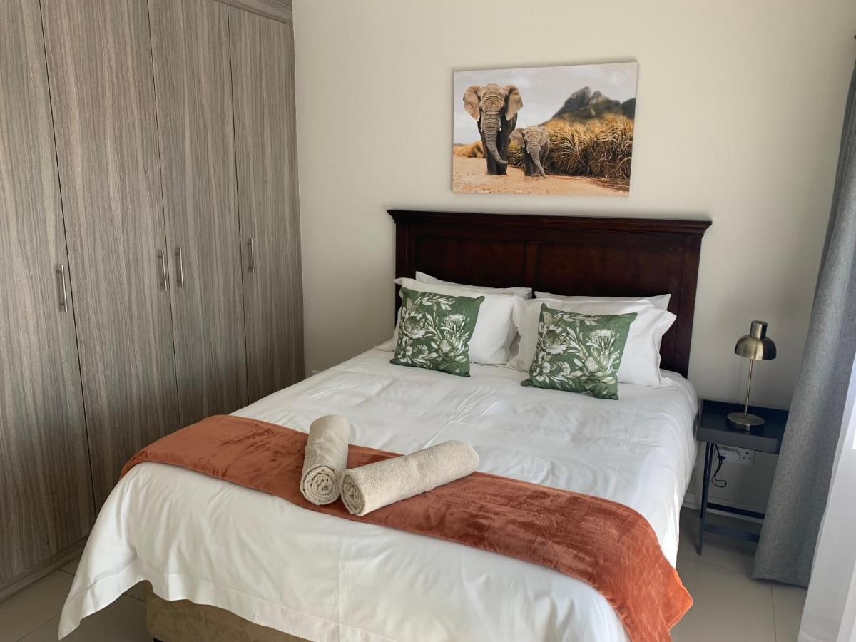 Or Tambo Self Catering Apartments, The Willows Boksburg Extérieur photo