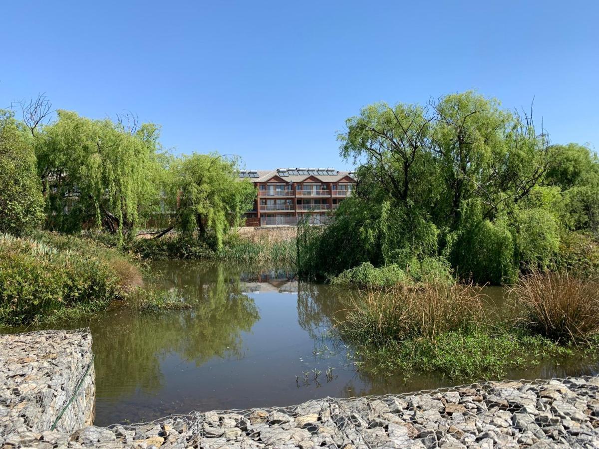 Or Tambo Self Catering Apartments, The Willows Boksburg Extérieur photo