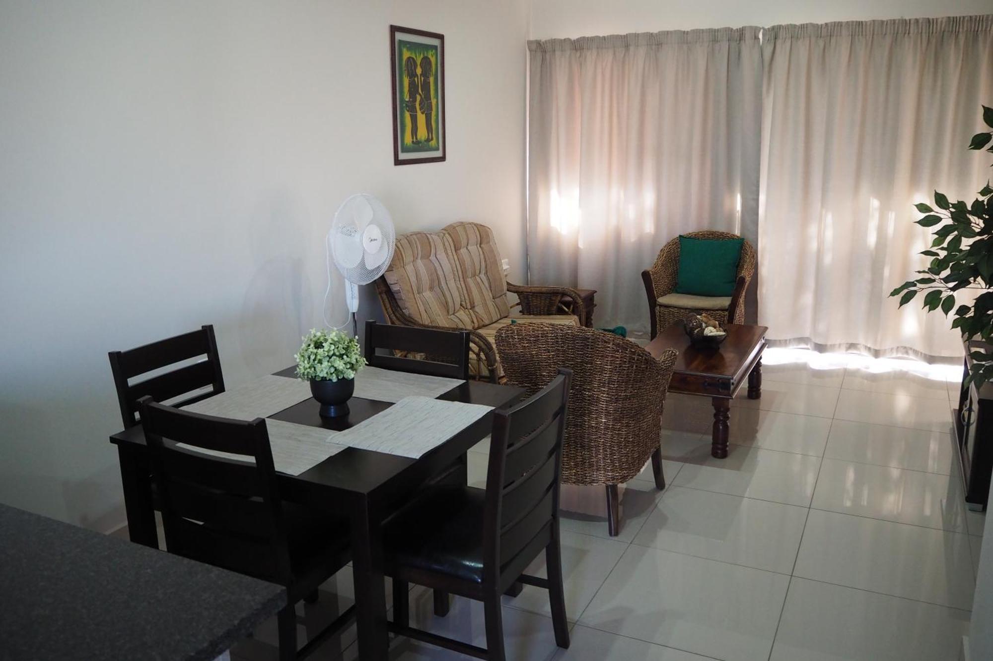 Or Tambo Self Catering Apartments, The Willows Boksburg Extérieur photo