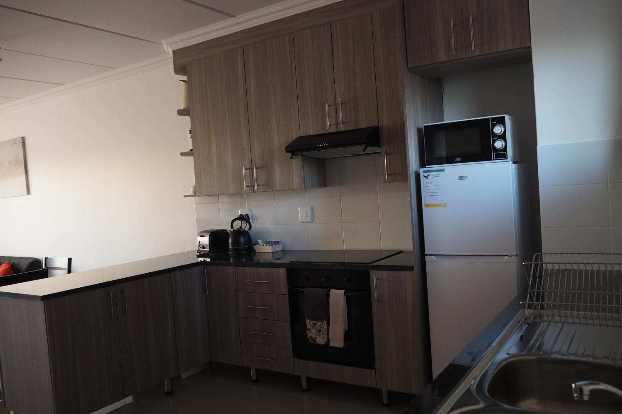 Or Tambo Self Catering Apartments, The Willows Boksburg Extérieur photo
