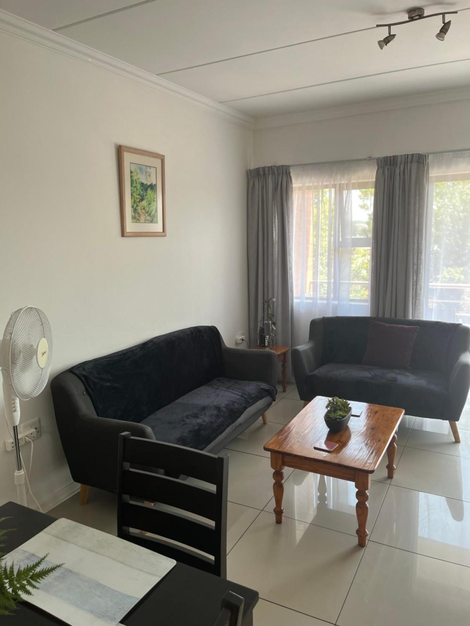 Or Tambo Self Catering Apartments, The Willows Boksburg Extérieur photo