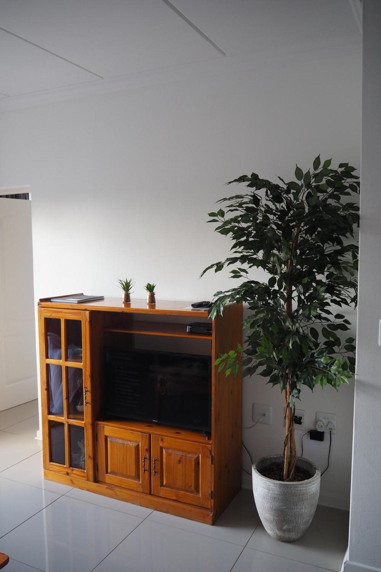 Or Tambo Self Catering Apartments, The Willows Boksburg Extérieur photo