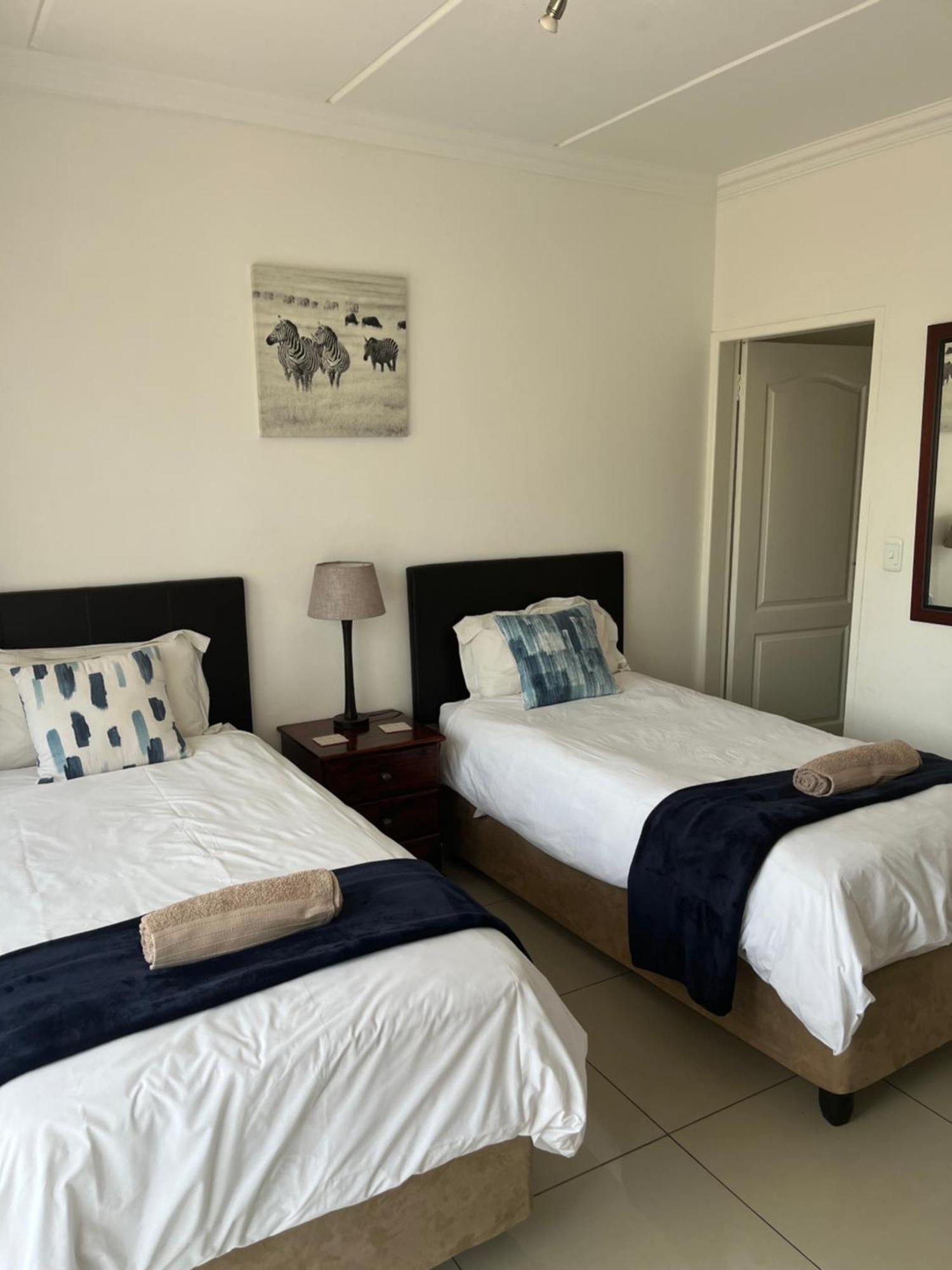 Or Tambo Self Catering Apartments, The Willows Boksburg Extérieur photo