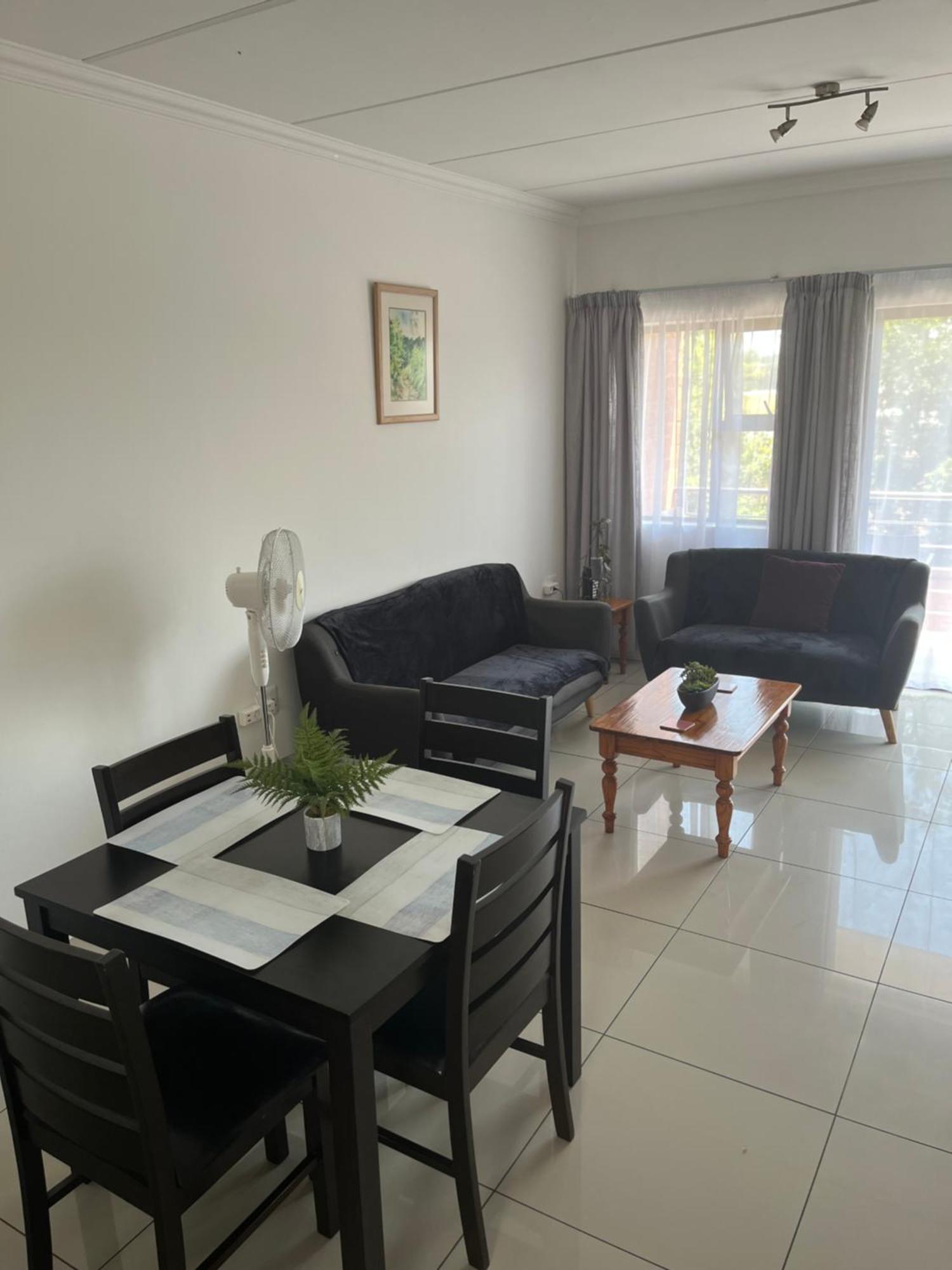 Or Tambo Self Catering Apartments, The Willows Boksburg Extérieur photo